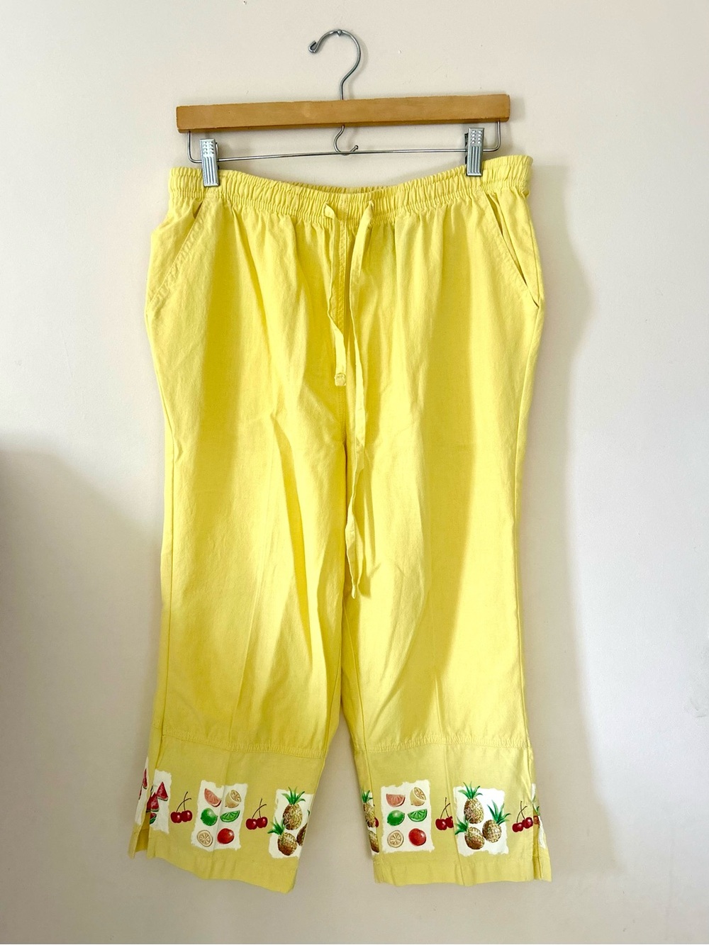 Vintage Erika & Co Petites Yellow Fruit Print Capri Pants Cotton PS Cottagecore